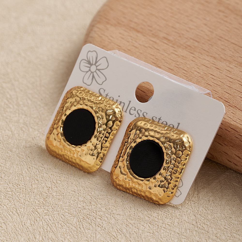 OVAL BLACK EARRINGS