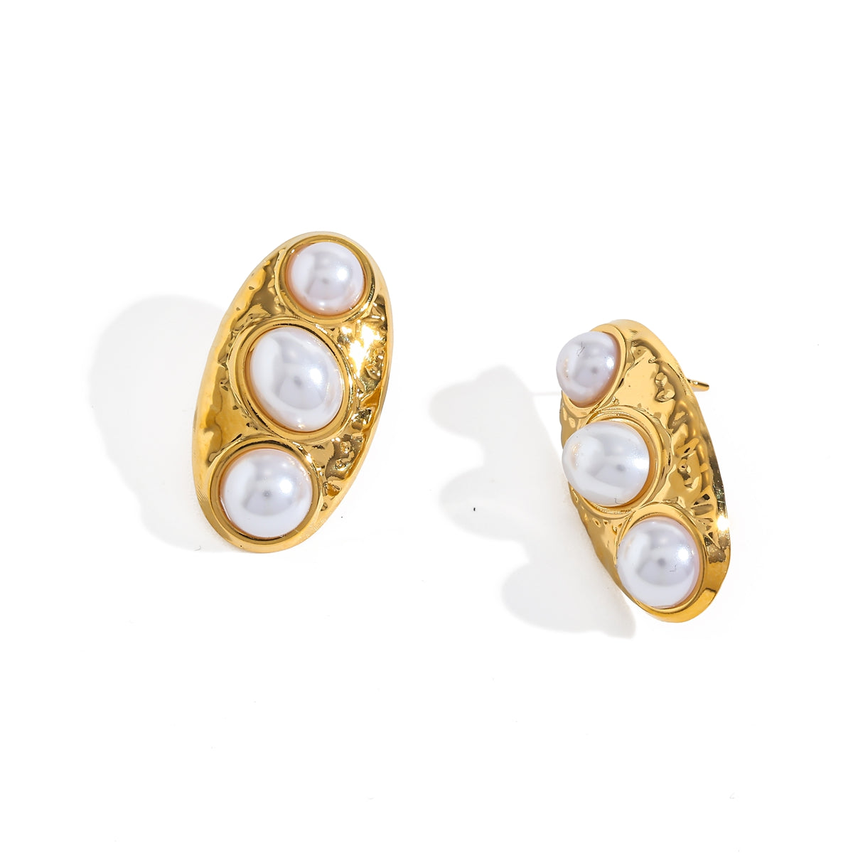OVAL PEARL STUD