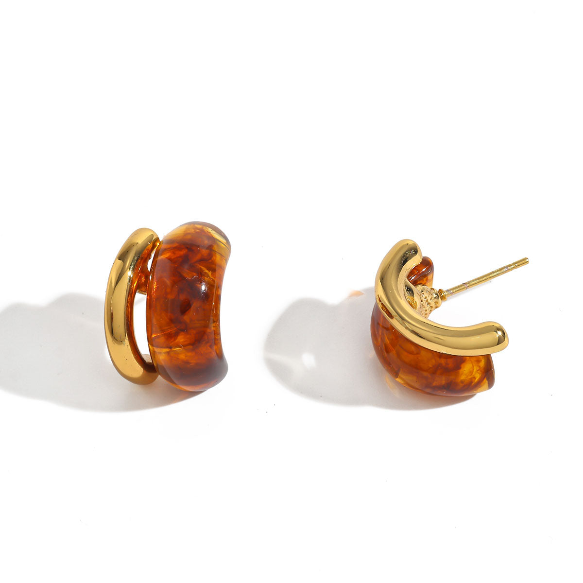 C-SHAPED BROWN EARRING