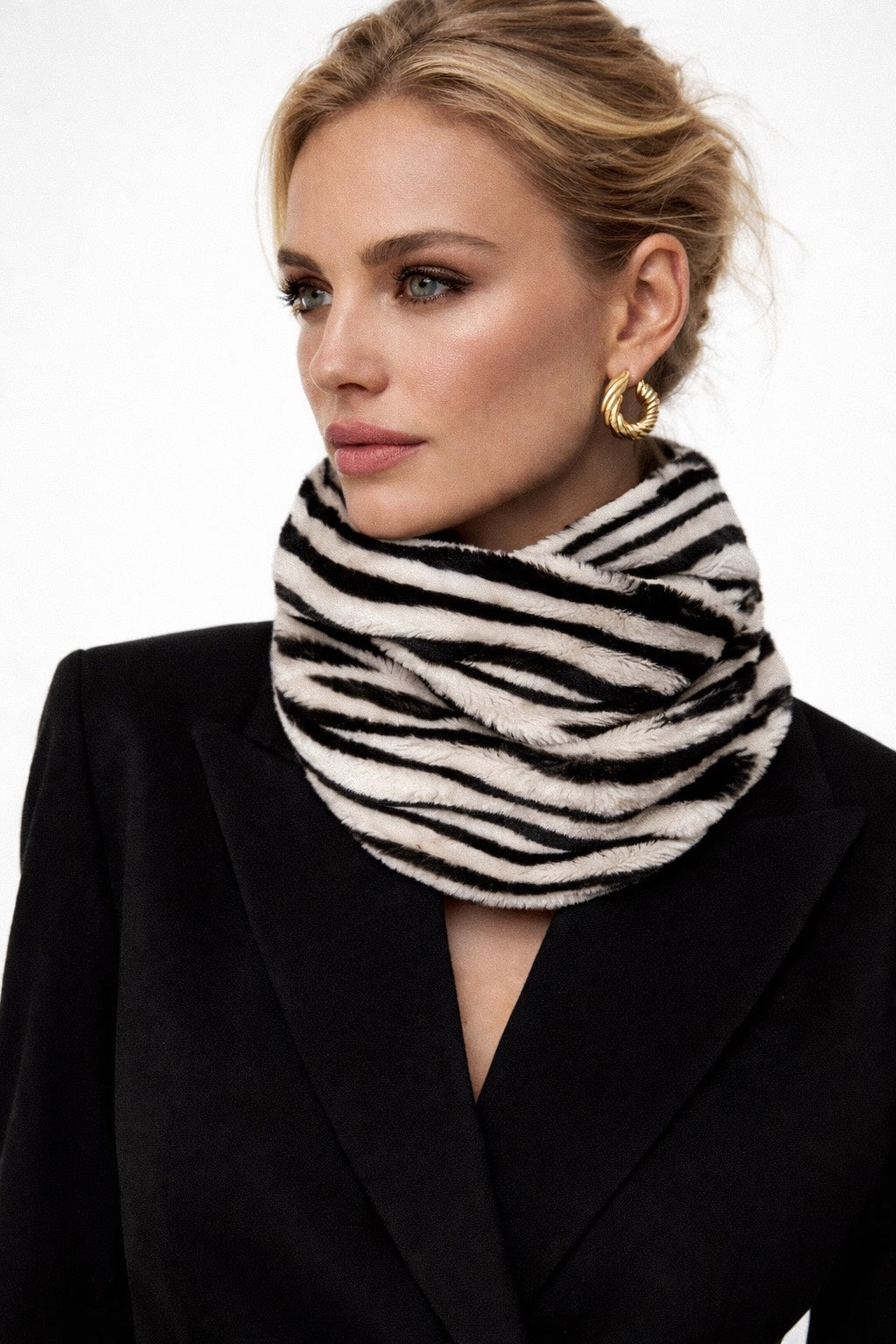 BLACK AND WHITE MUFFLER