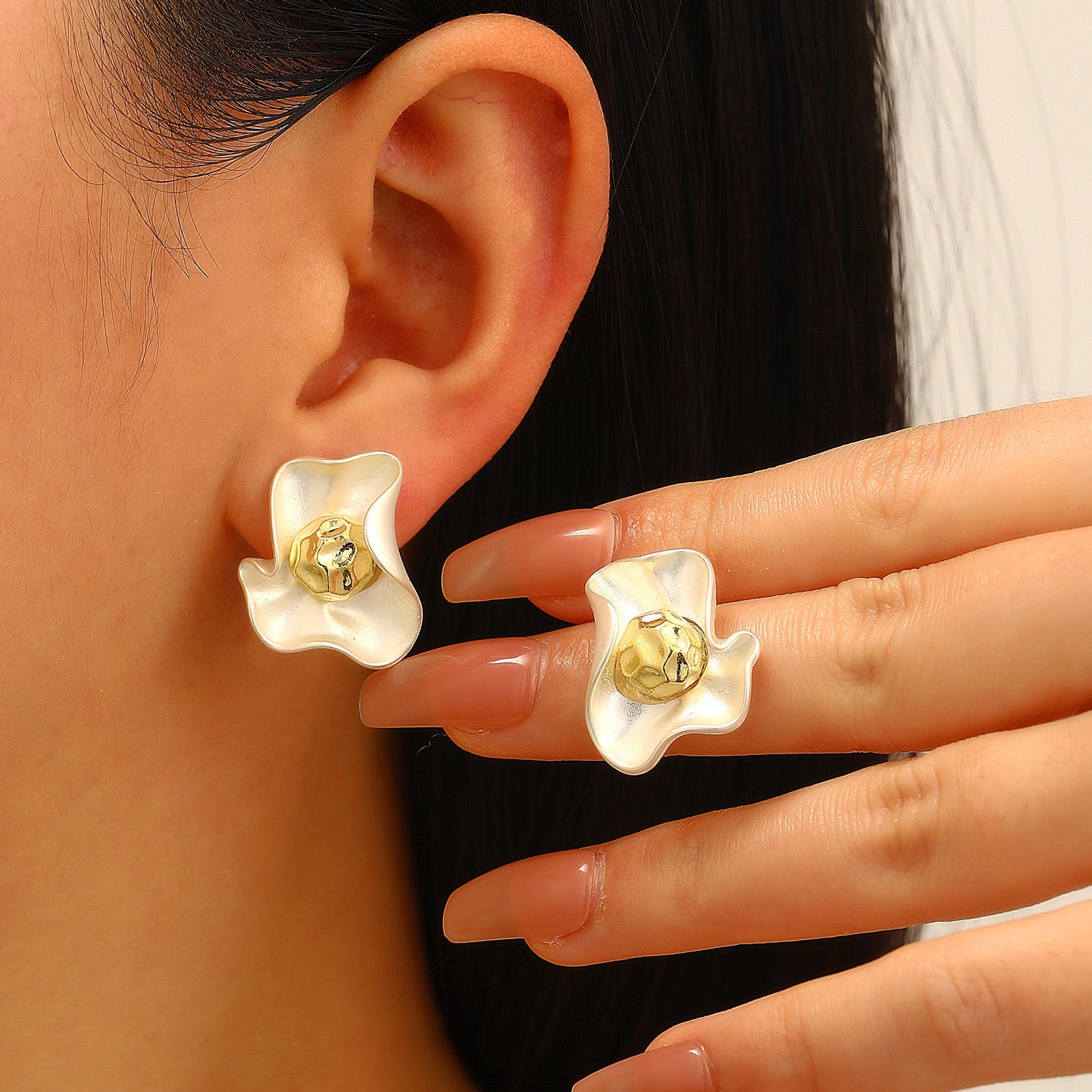 Flower plating alloy ear studs