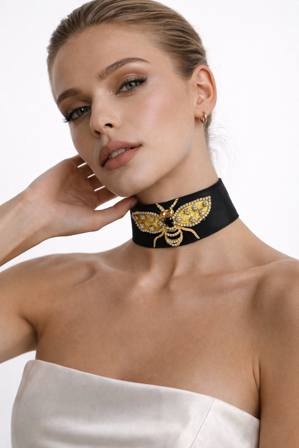 Embellished Bee Black Choker