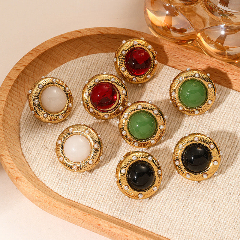 RETRO EAR STUDS
