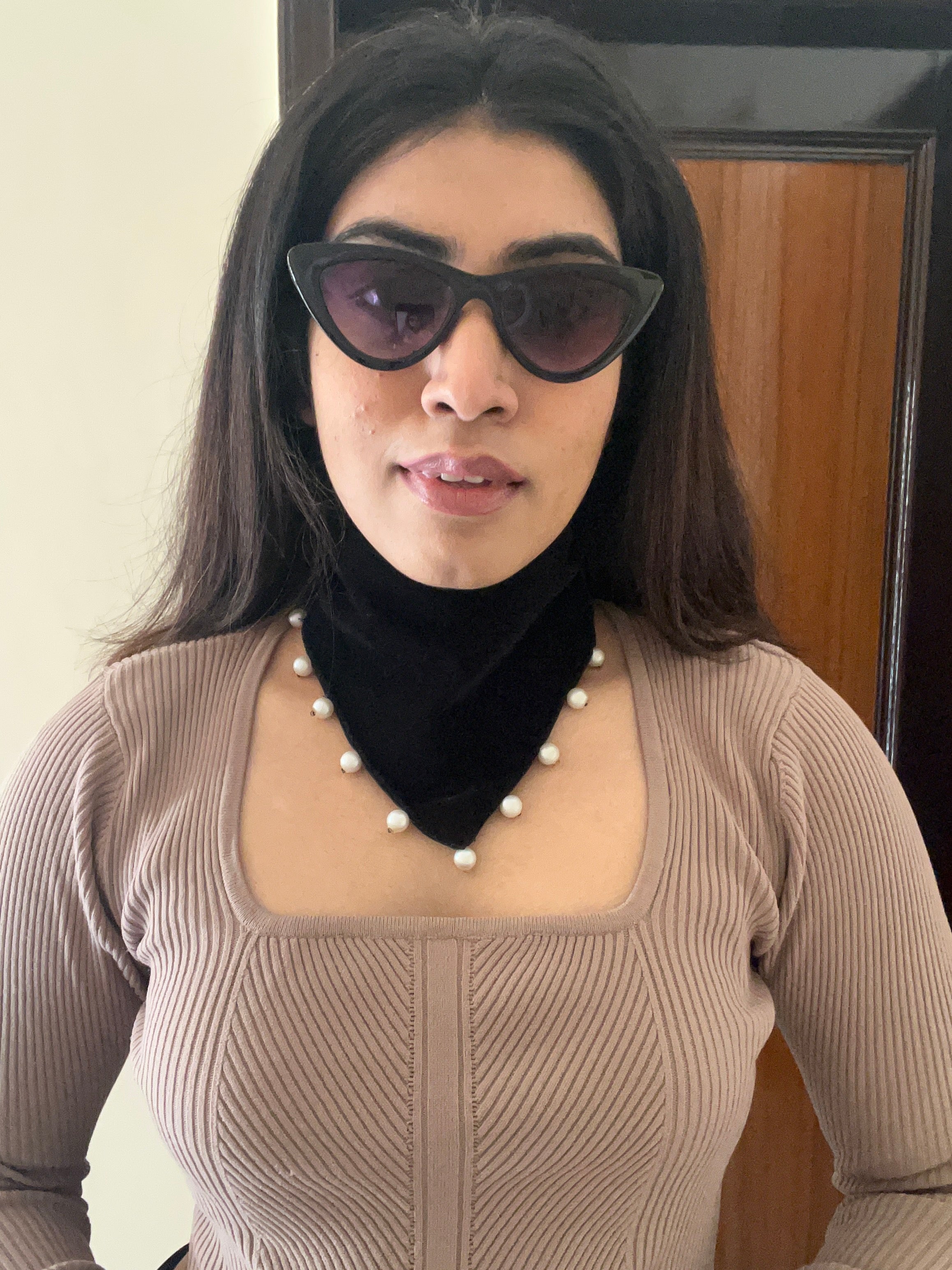 MINI MUFFLERS WITH PEARLS