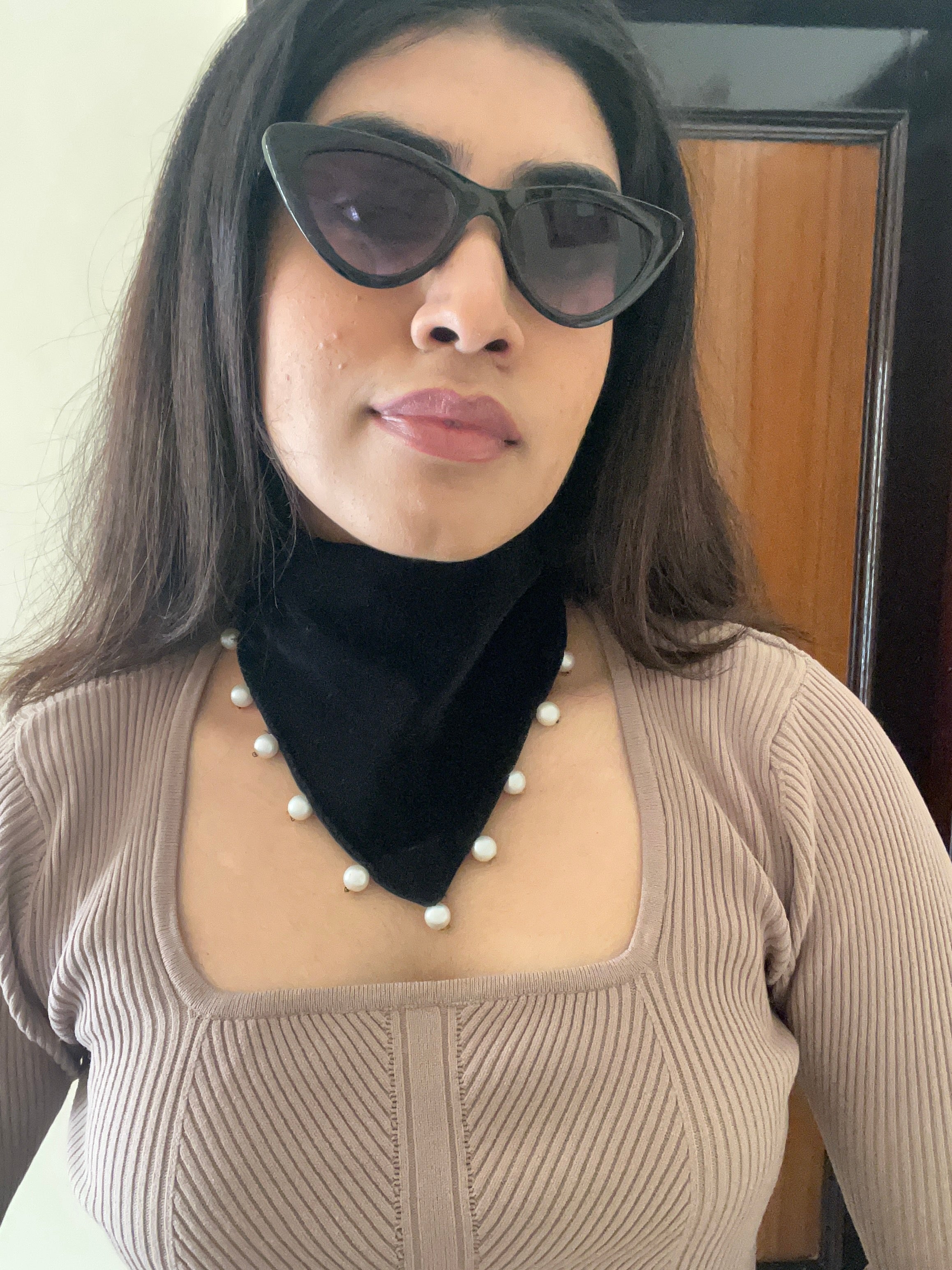 MINI MUFFLERS WITH PEARLS