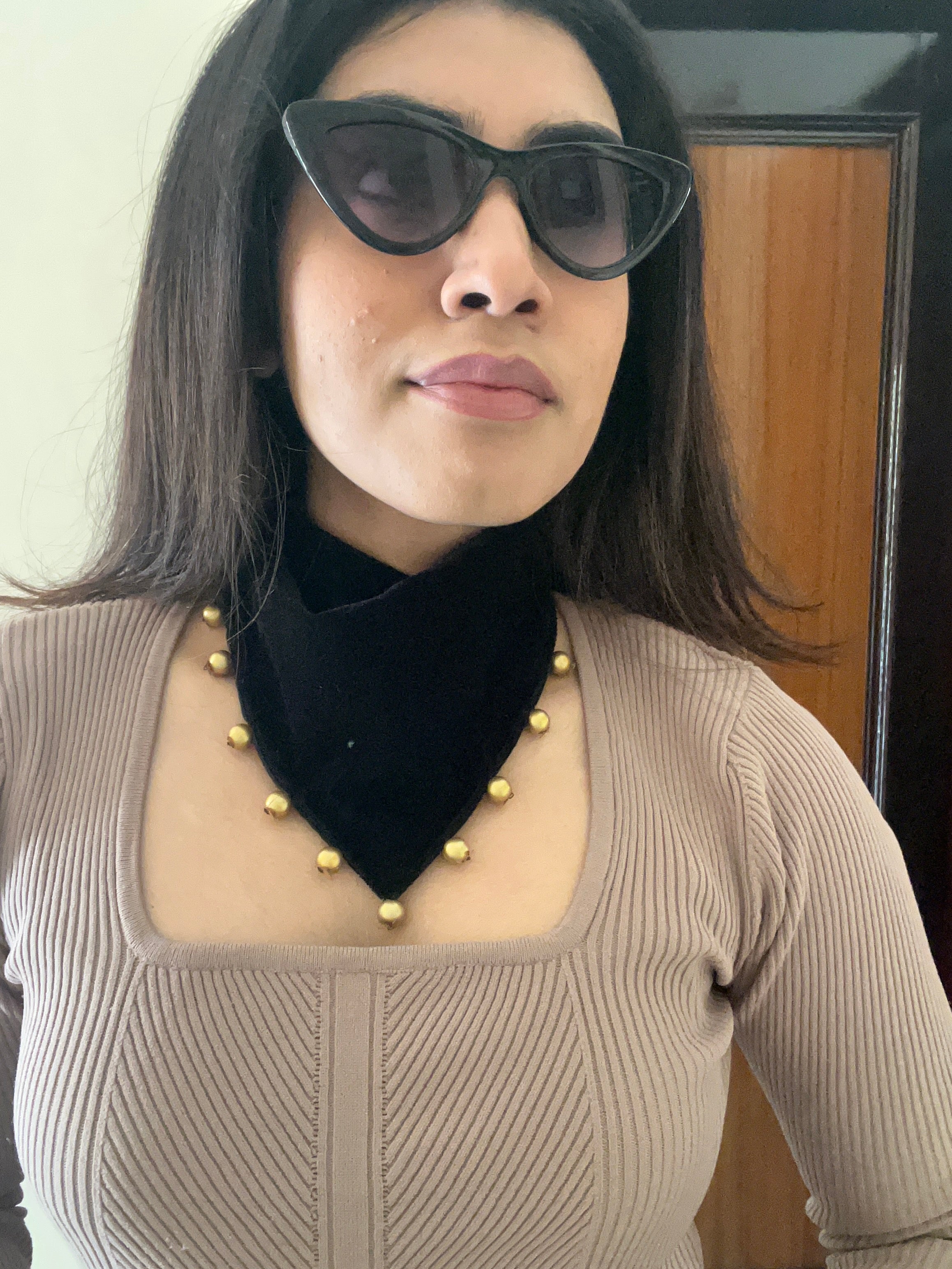 MINI MUFFLERS WITH PEARLS