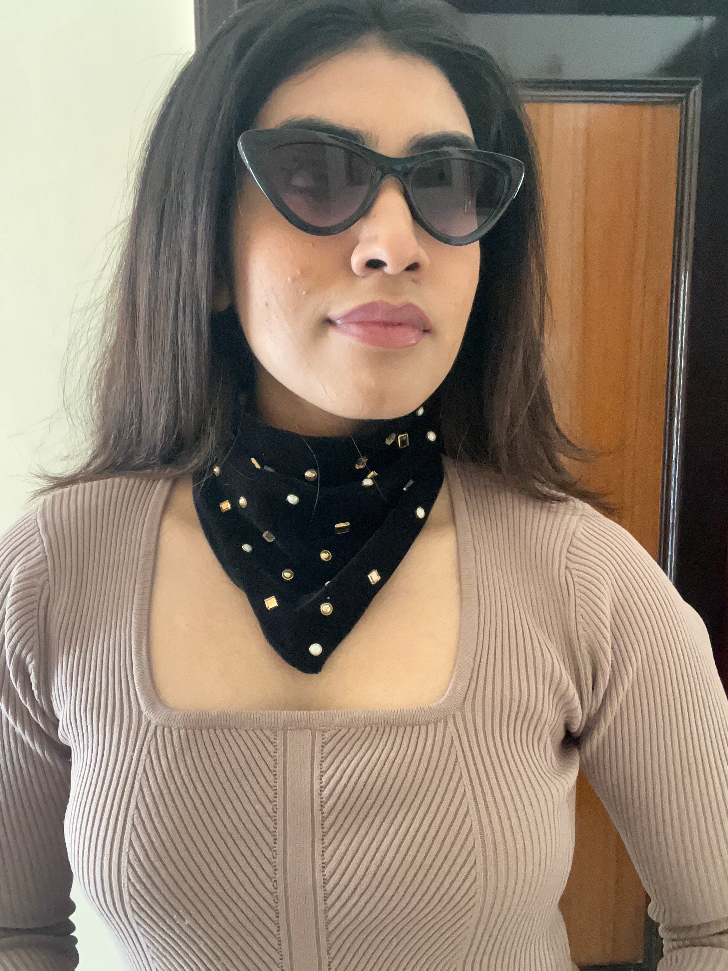 MINI MUFFLERS WITH PEARLS