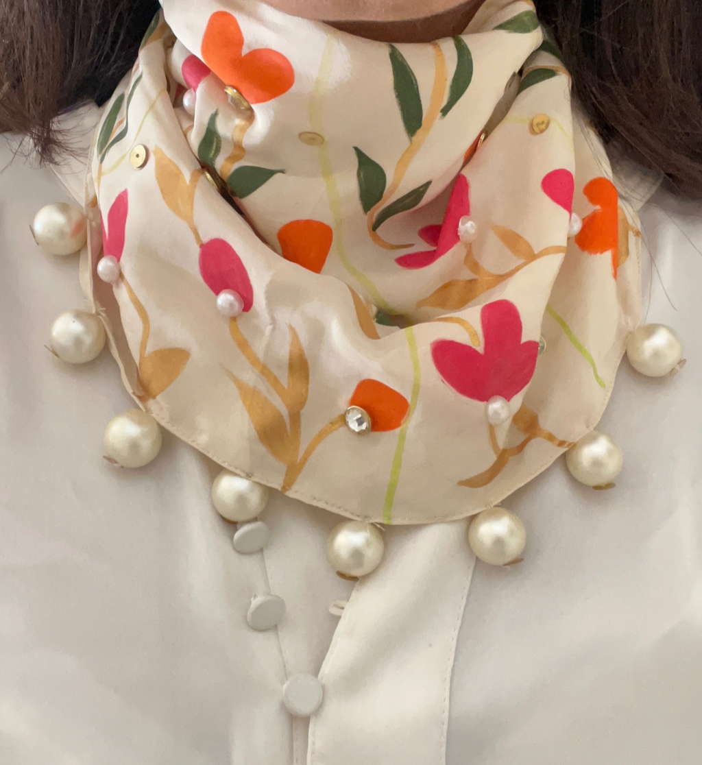 FLORAL NECKLACE SCARFS